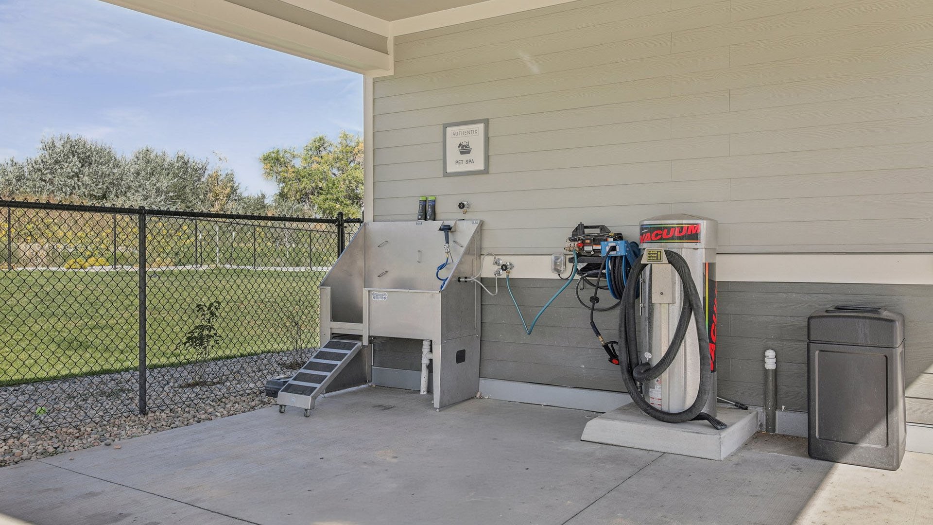 Authentix Greeley Pet Spa and Car Care